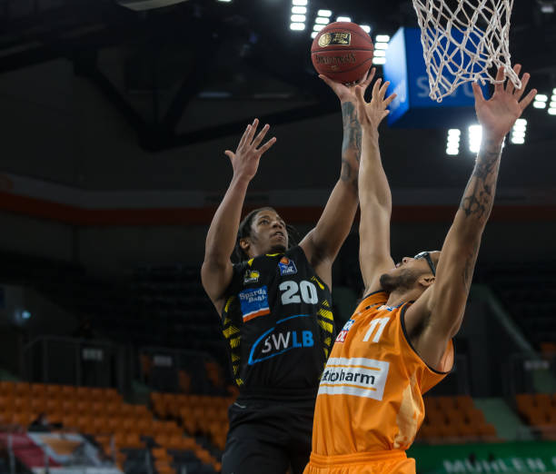 人员变动对 人员变动对